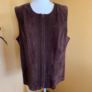 JH Collectibles Women’s Brown Suede Leather Vest Size 1X.